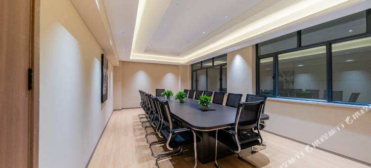 亚悦酒店(阿拉尔人民政府店)图片