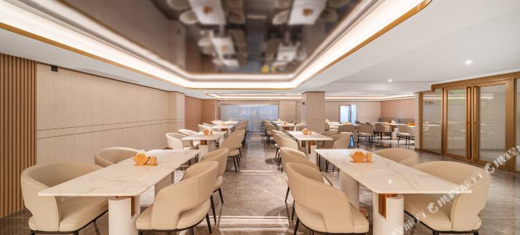 铂顿国际公寓(中山三乡店)图片