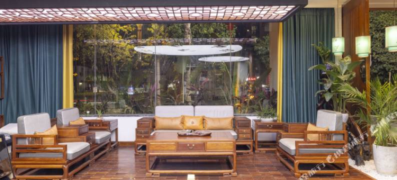 玖玖红木酒店(景洪西双版纳机场高铁站店)图片