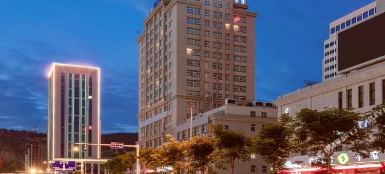 平凉绿地广场柳湖西路亚朵酒店图片