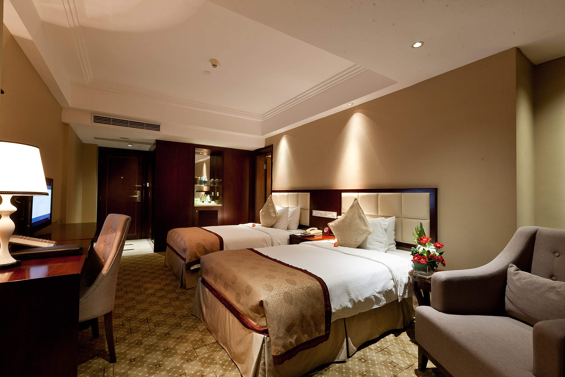 Oriental Deluxe HotelOver view