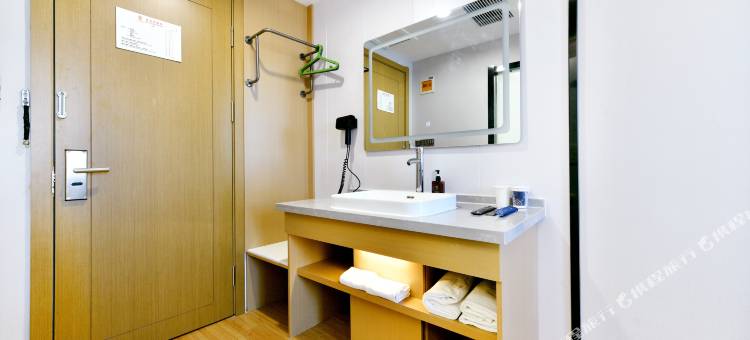 白玉兰酒店(大连辽师大学马栏广场地铁站店)图片