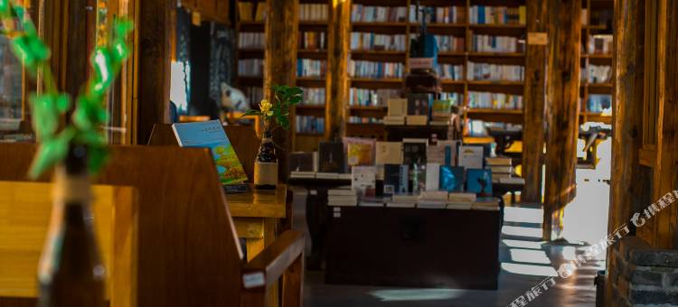 万邦书舍民宿(留坝老街店)图片