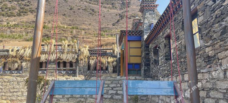嘉绒倾城民宿(四姑娘山双桥沟景区店)图片