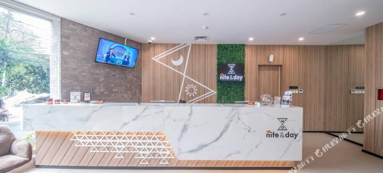 雅加达克邦哲鲁全天候日夜公寓(All Nite & Day Kebon Jeruk)图片