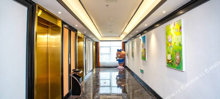 虔美·卡卡动漫酒店(龙南体育中心店)图片