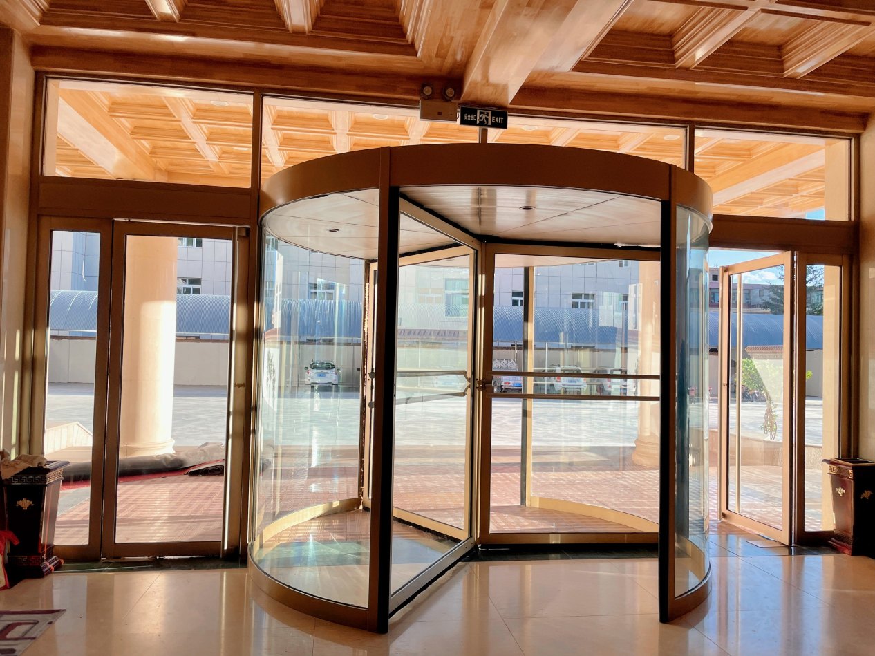 Luqu Xiulong Hotel Over view