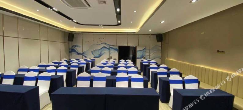 荷美酒店(贵港万达广场店)图片