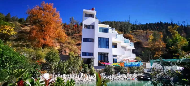 大理洱源野草温泉民宿图片