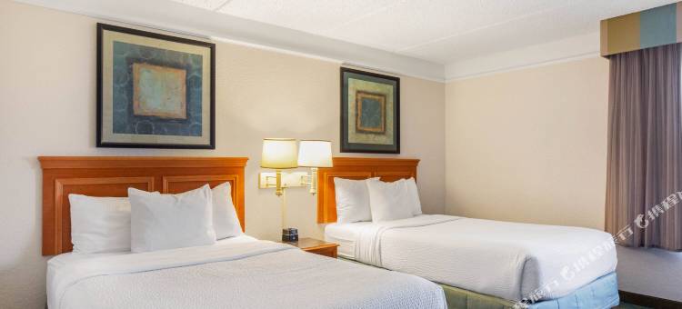 劳德代尔堡普兰特拉昆塔温德姆套房酒店(La Quinta Inn & Suites by Wyndham Ft. Lauderdale Plantation)图片