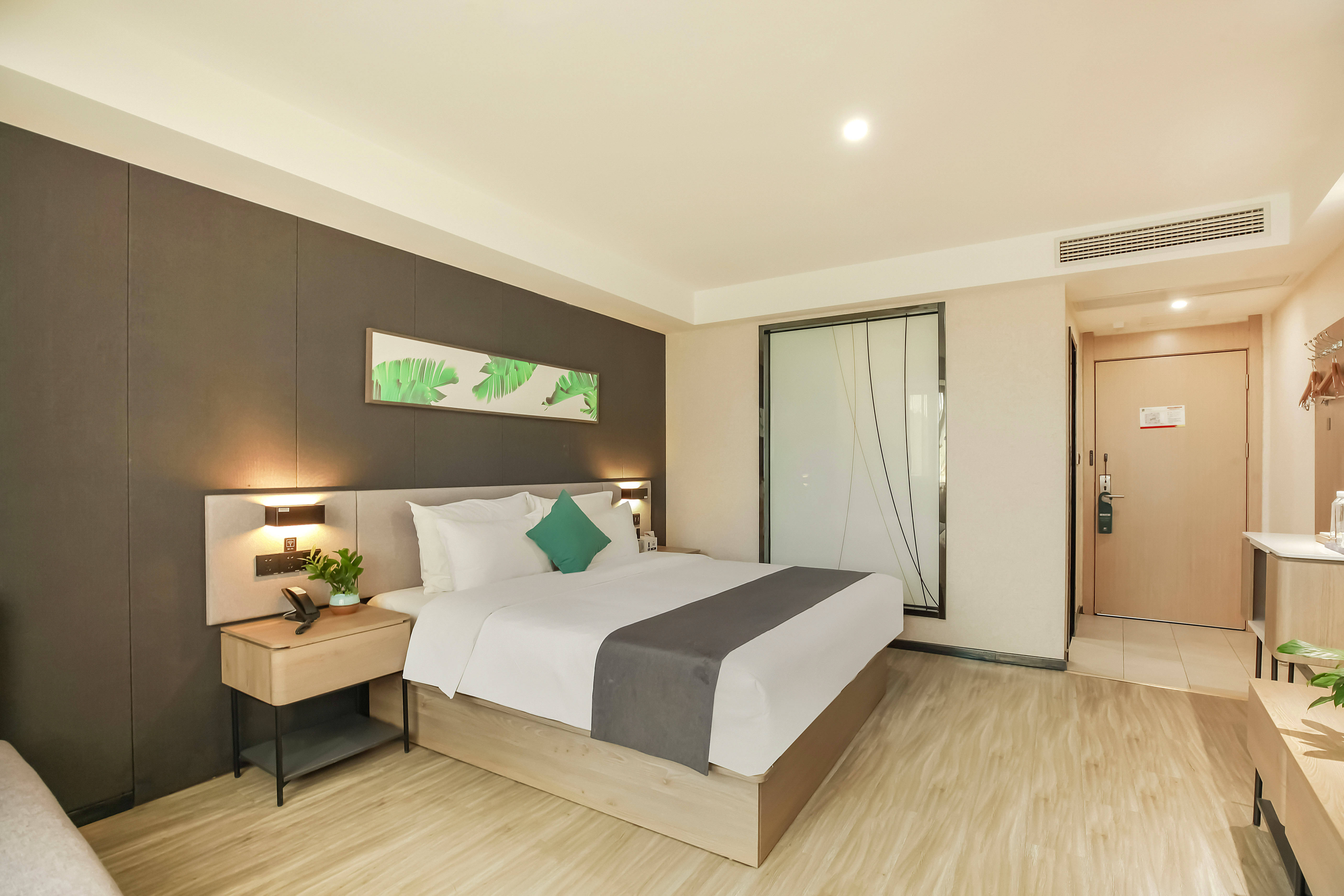 Yueshang Youpin Hotel (Qianxi Shuixi Park) Hotel Overview