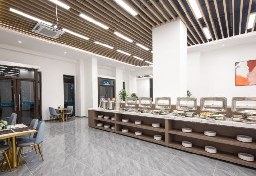 Gemland Hotel Twin-Moon Bay Huizhou Hotel Overview