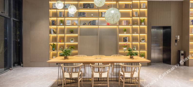 智汇橙酒店(东阳木雕城银泰城店)图片