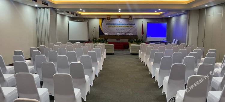 图邦弗朗特一号国王酒店(Front One Premier King Hotel)图片