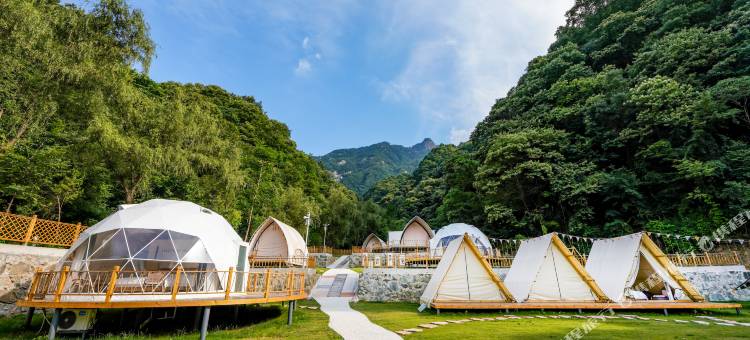 老君山流浪星球露营地图片