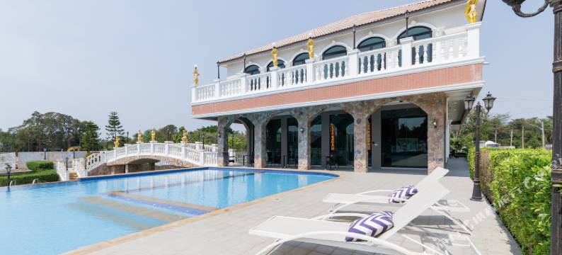 芭提雅 The Lake【联排泳池别墅⭐️近中天夜市/        社区泳池】(Pattaya town house three bedroom pool villa 【8 minutes drive to floating market + swimming pool】)图片