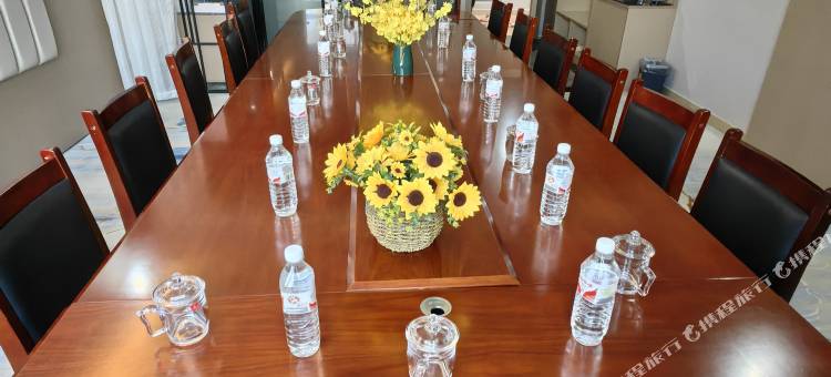 海西大柴旦悦豪尚怡大酒店(翡翠步行街店)图片