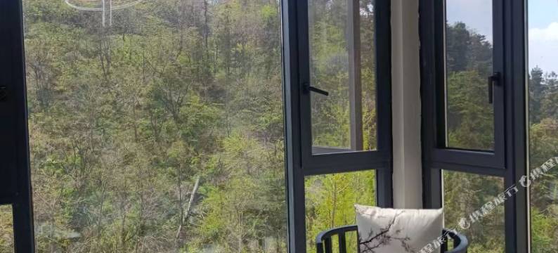 信阳鸡公山万府山庄图片