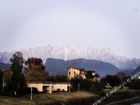 青城山春山外汤屋酒店