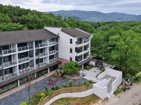 九华山楽屲内民宿