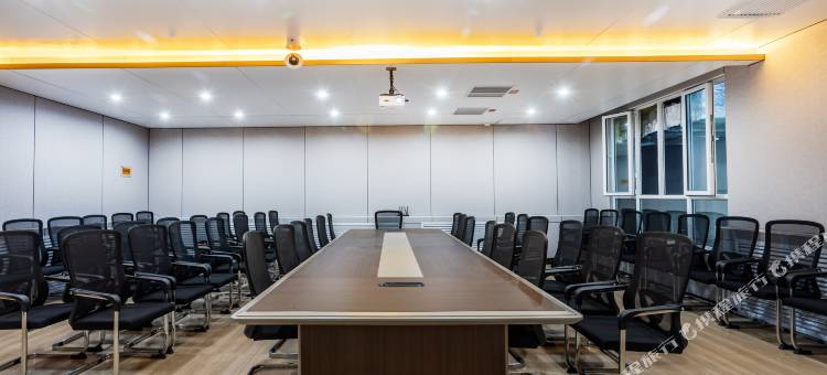 昭苏凤凰国际酒店(人民政府店)图片