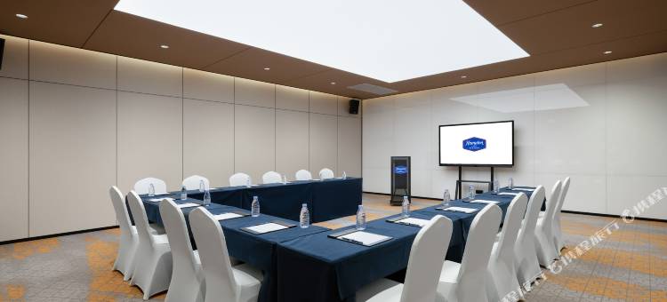 北京临空新国展希尔顿欢朋酒店图片