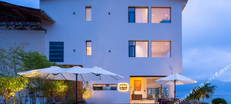 帛海云语丨山水之镜聆感森氧度假庄园Villa(纳帕海店)图片