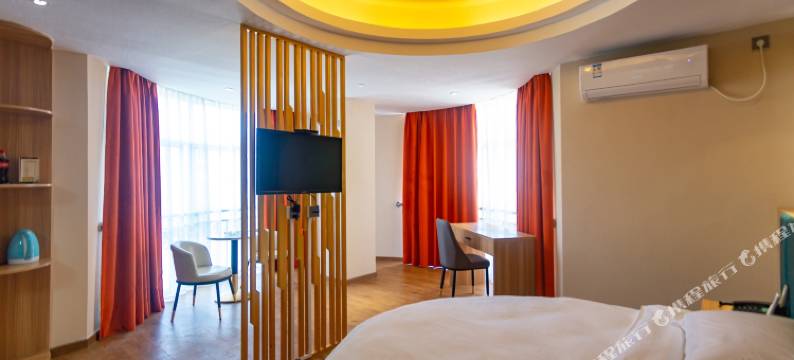 艾特红房吧精品酒店(莆田安福电商城莆田学院店)图片