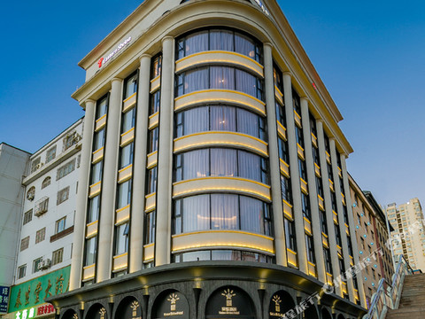 延安東聖酒店(宝塔山万达广场店)