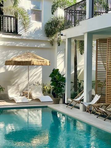 西双版纳亦森酒店(告庄西双景星光夜市店)