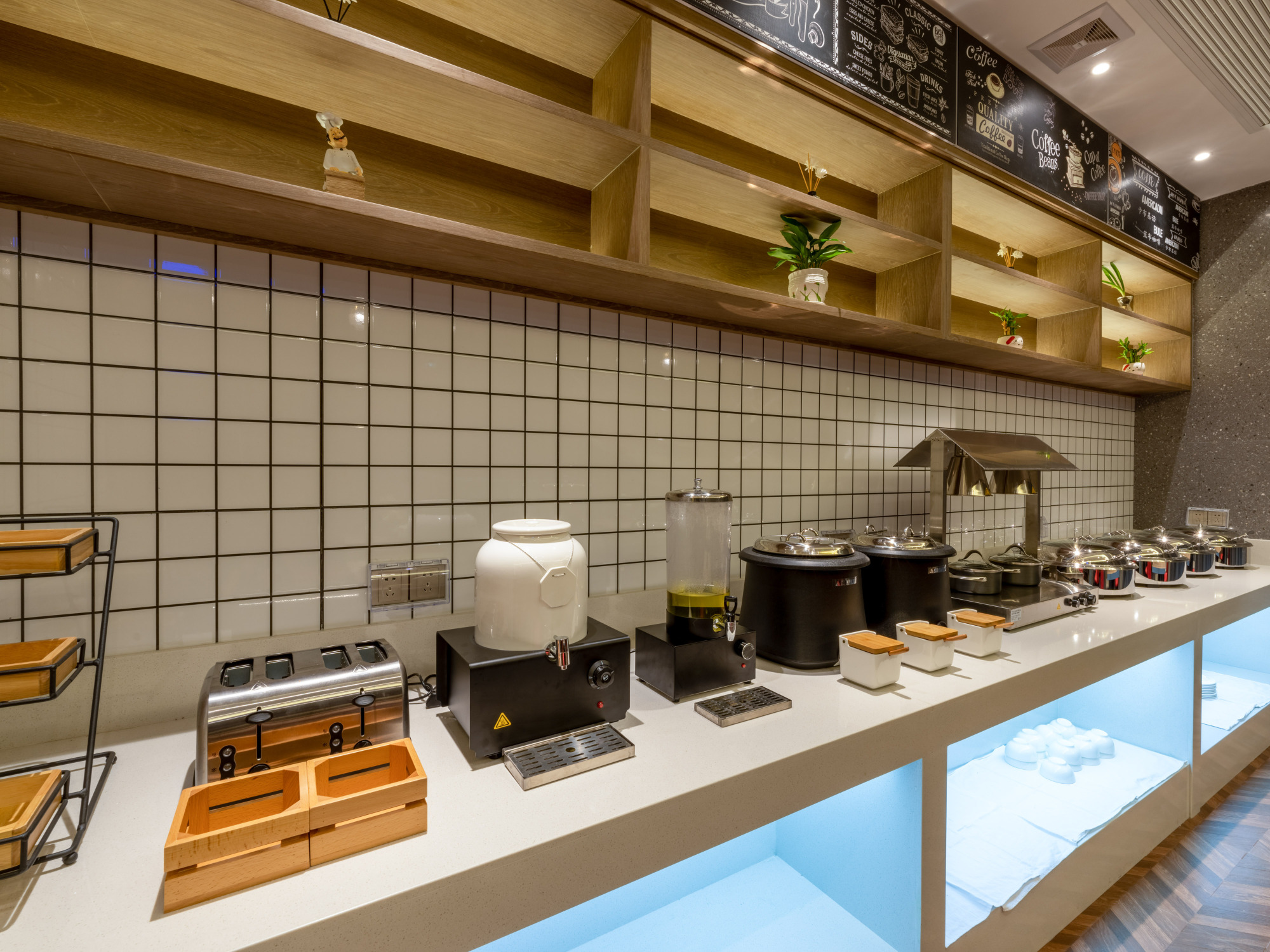 Borrman Hotel (Fengshan)Hotel Overview