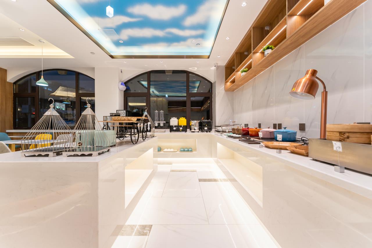 Magnotel Hotel (Qingdao May Fourth Square Olympic Sailing Center)Over view