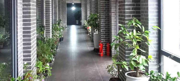 阜平粮仓艺术酒店图片