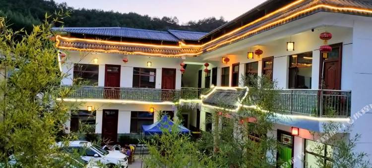 麦积山鸟语花香庄园图片