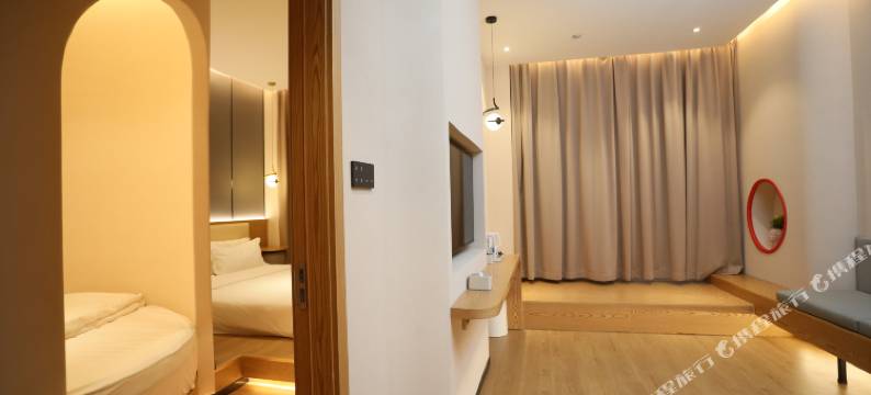 雷神电竞商旅酒店(华清池地铁站店)图片