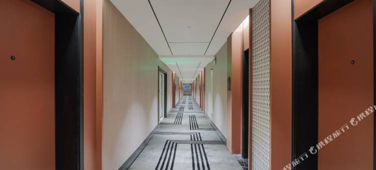 锦江都城酒店(库尔勒孔雀河楼兰不夜城店)图片