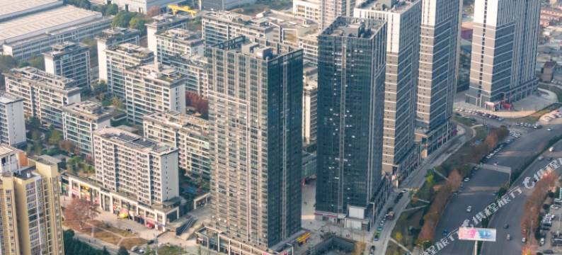 中珠·繁花酒店(贵阳观山湖高铁北站店)图片