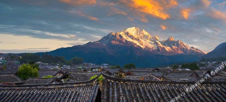 柏呈雪山酒店(丽江古城中心木府店)图片