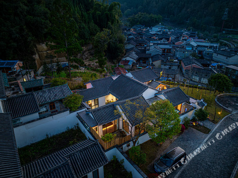 腾冲玛御谷次第温泉民宿