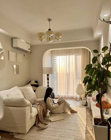 栖屿LOFT影音公寓(江西科技学院太子殿地铁站店)