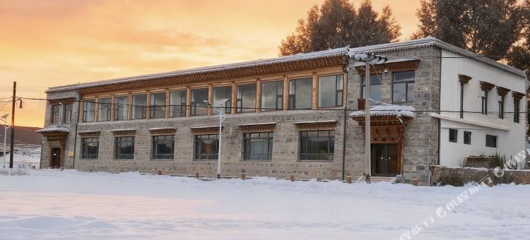 夏河·贤择云居图片