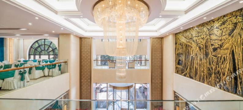 盈江诗蜜娃底大酒店图片