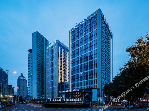 南宁k国际酒店 5.0分(48条点评) 1135起距离449米立即预订