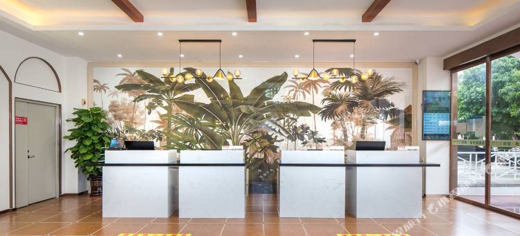 欧暇·地中海酒店(东方新港店)图片