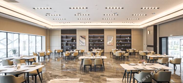 泓悦·影素酒店(自贡高铁站店)图片