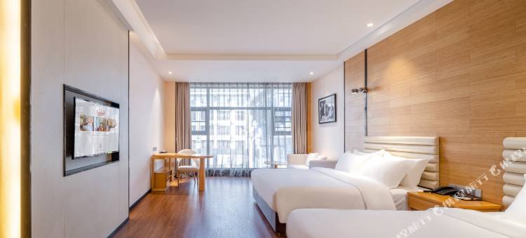 柏曼酒店(峨眉高铁站水晶广场店)图片