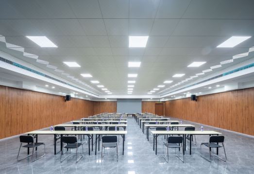 Berman Hotel (Emei High-speed Railway Station Crystal Plaza) Hotel Overview