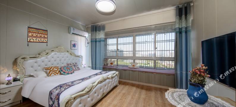 时宿云栖影音公寓(常州青枫公园钟楼宝龙广场店)图片