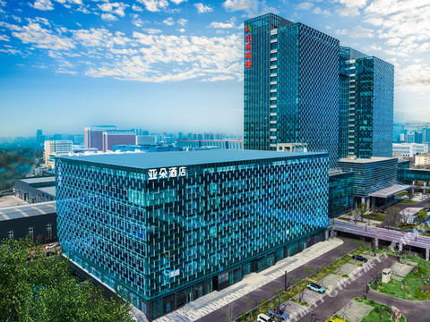 济南旅游路文旅城亚朵酒店