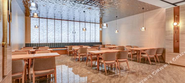 蒙纳度假酒店(西双版纳景洪告庄星光夜市店)图片